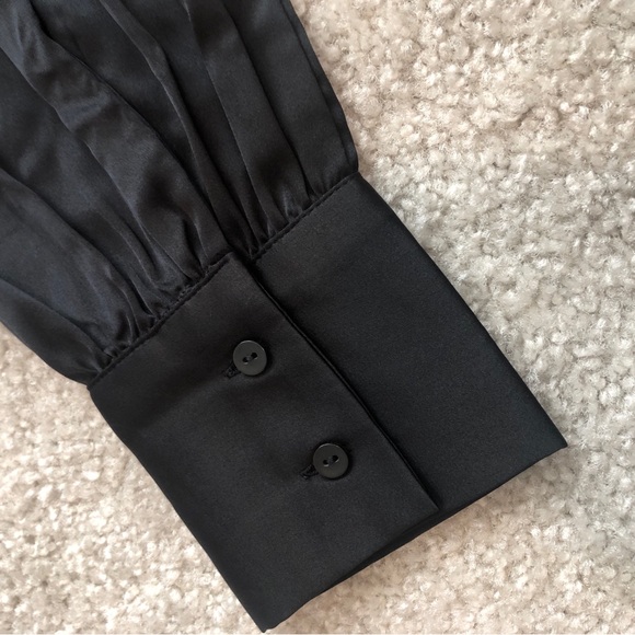 Abercrombie And Fitch Cropped Stretchy Stain Fabric Black Long Sleeve Top Size M - Picture 9 of 10